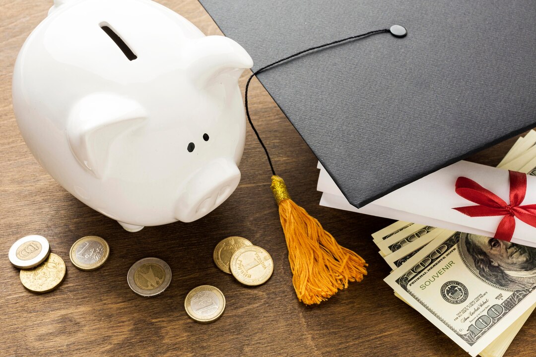 Top 7 Scholarships That Cover Living Expenses in 2025